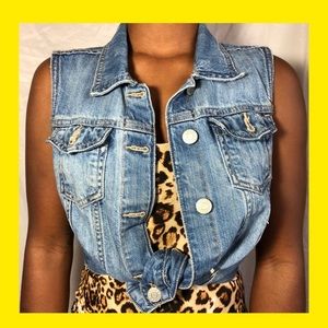 Garage denim vest in medium blue wash